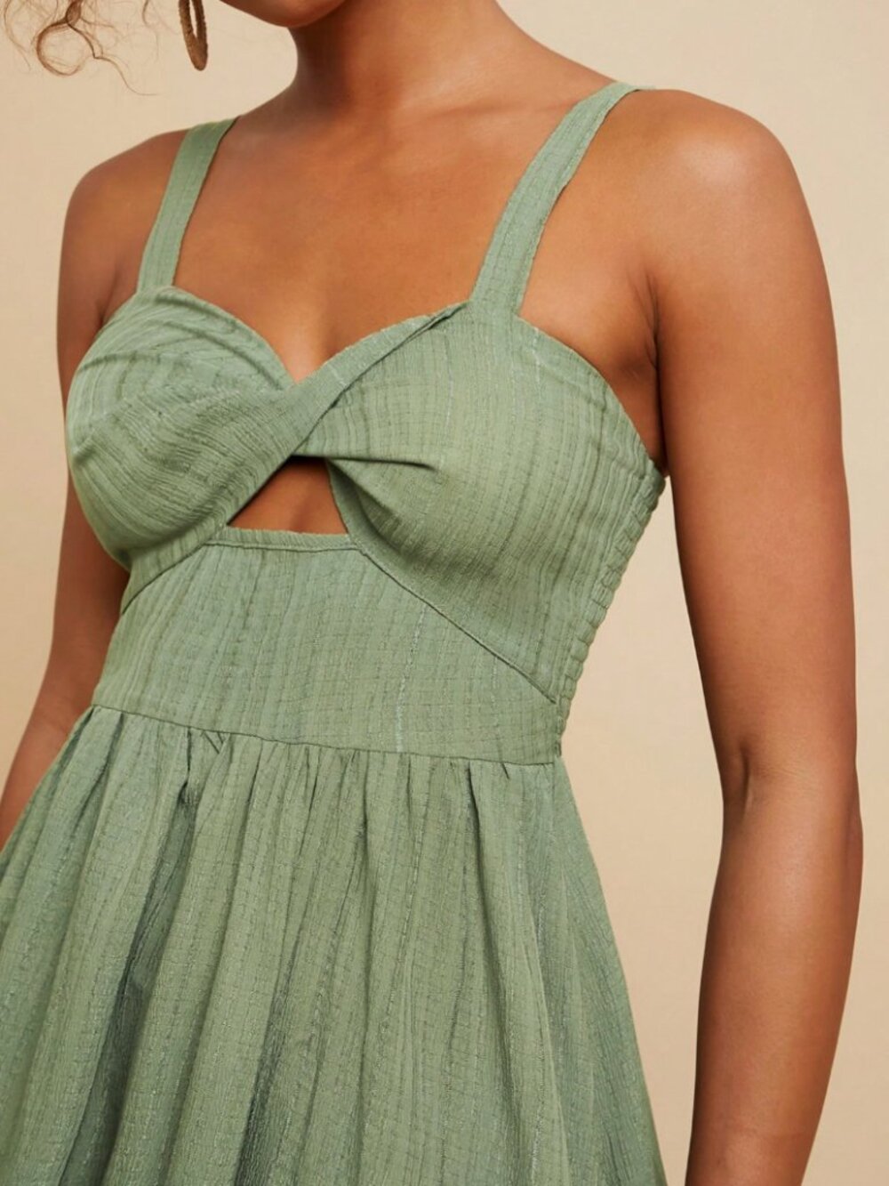 SHEIN Green Twist Front Cut Out Dress - Picture 3 of 6